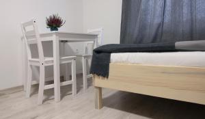 Willa BROWAR pokoje gościnne w centrum miasta na starówce, Self check in 24H, FV, TV Smart, Darmowe Wi-Fi, Parking, W sąsiedztwie restauracji i kawiarni, Usługi escort zakazane