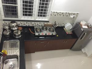 Rajivs Residence - Fully Furnished Apartments