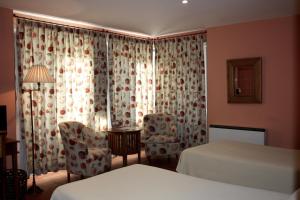 Superior Twin Room room in Hotel Pesqueria del Tambre
