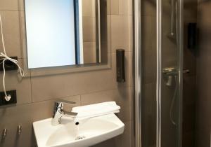 Room #22252906 room in Fosshotel Husavik