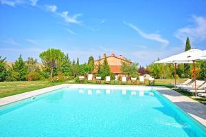 Villa Castiglione by PosarelliVillas