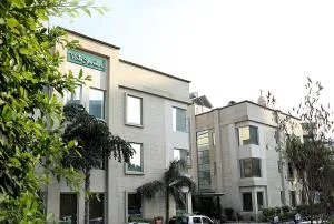 Inde Hotel Signature Tower - Гургаон