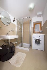 Apartments Mengore
