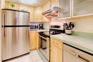 Two-Bedroom Apartment room in Bayou Village 611