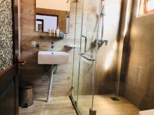 St CLAIRES GREEN Negombo Hotel & Hostels