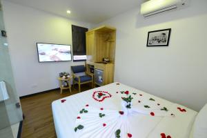 Blue Hanoi Inn Luxury Hotel