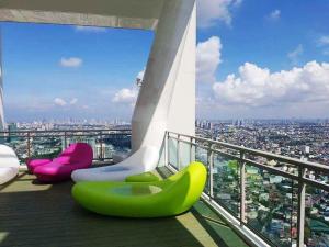 Modern Luxury Lower Penthouse Unit