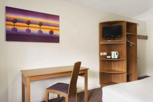 Double Room with Lake View room in Days Inn Kendal - Killington Lake