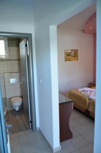 Studio (2 Adults)