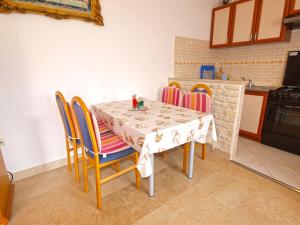 Apartments Mato 1488