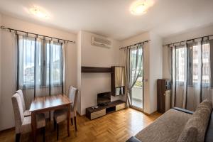 One-Bedroom Apartment with Balcony room in Apartments Montreal