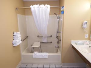 Double Room with Two Double Beds - Disability Access room in Baymont by Wyndham Florence/Muscle Shoals