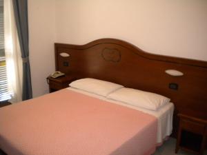 Double or Twin Room with Private Bathroom