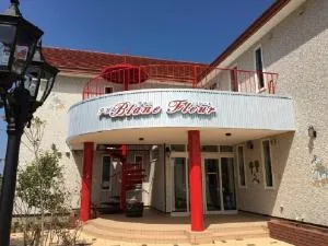 Petit Hotel Blanc Fleur - Kami-furano