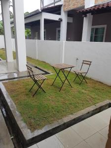 Sitiawan Homestay Entire Semi D house
