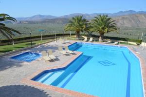 Chrissa Camping Rooms & Bungalows Parnassos Greece