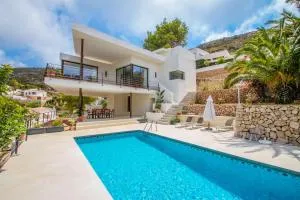 Laja - panoramic hillside holiday house in Moraira - Lleus