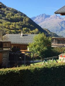 Chalets Le petit Saint Bernard : photos des chambres