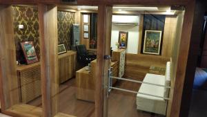 Lijoy Hotel & Restra