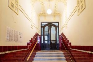 Luxury & Antique Charm