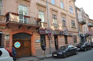 Apartmenti near Opera Theater