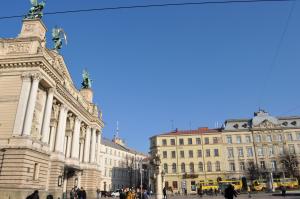 Apartmenti near Opera Theater