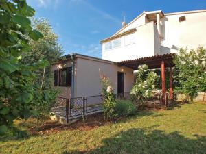 House Snjezana 1379 