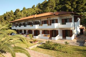Elena Apartments & Studios