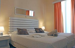 Castello Bianco Aparthotel Rethymno Greece