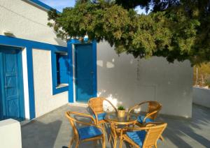 Casa Bianco e Blu Halki-Island Greece