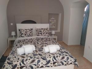 Casa Bianco e Blu Halki-Island Greece
