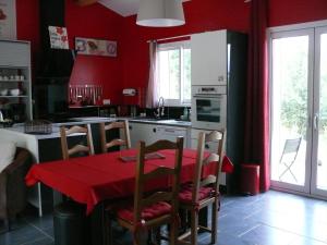 Les Karakis, piscine au sel, jardin 5000m2