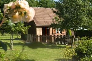 Maisons de vacances Le clos des charmelines : Maison 2 Chambres