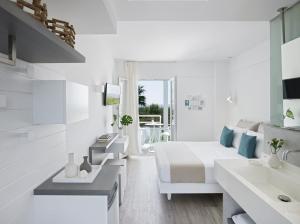 Kouros Seasight Hotel Samos Greece