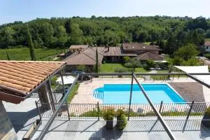 瓦伦缇尼克旅馆 - 新戈里察