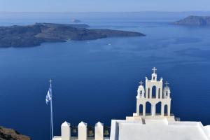 Exclusive Plan Suites Santorini Greece