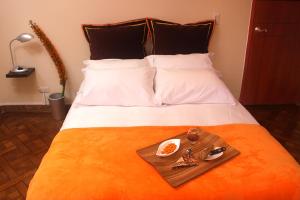 6 Suites Hotel