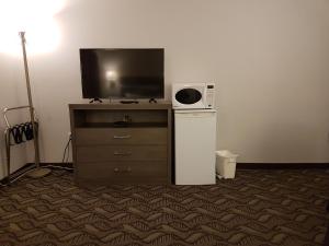 Holiday Motel & RV Resort