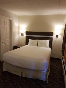 Holiday Motel & RV Resort