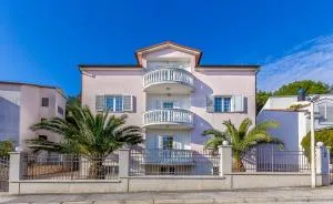 Apartments Villa Ori - Veruda