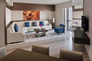 Three Bedroom Family Apartment with Kitchen room in Hyatt Regency Creek Heights Residences