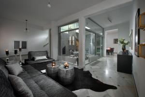 ALDIS MANSION by K&K