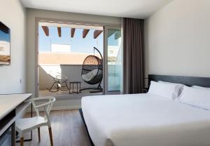 Double Premium with terrace room in B&B Hotel Madrid Centro Puerta del Sol