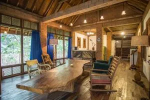 哈伦曼妮别墅 - Sukolilo