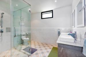 Kamala Beach House - 1 min walk to beach