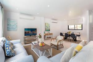 Kamala Beach House - 1 min walk to beach