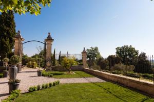 4 stern pension Château des Cinq Cantons Carpentras Frankreich