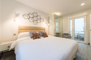 City, Sun and Living