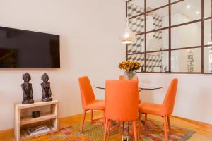 Charming Flat with Balconies Central Chiado District 2 Bedrooms & AC 19th Century Building