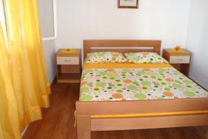 Isolated apartments with a swimming pool Cove Tvrdni Dolac, Hvar - 6112